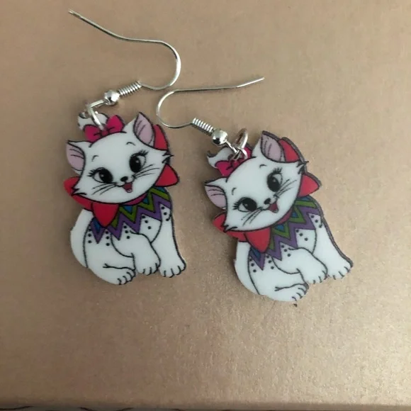 Cute white kitten earrings - Picture 2 of 3